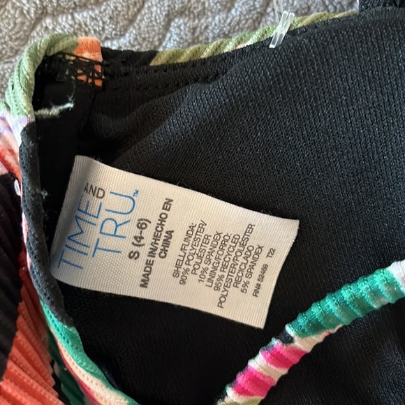 Time and Tru Wide Strap V-Wire Bikini Top Size S(4-6) - Picture 11 of 11